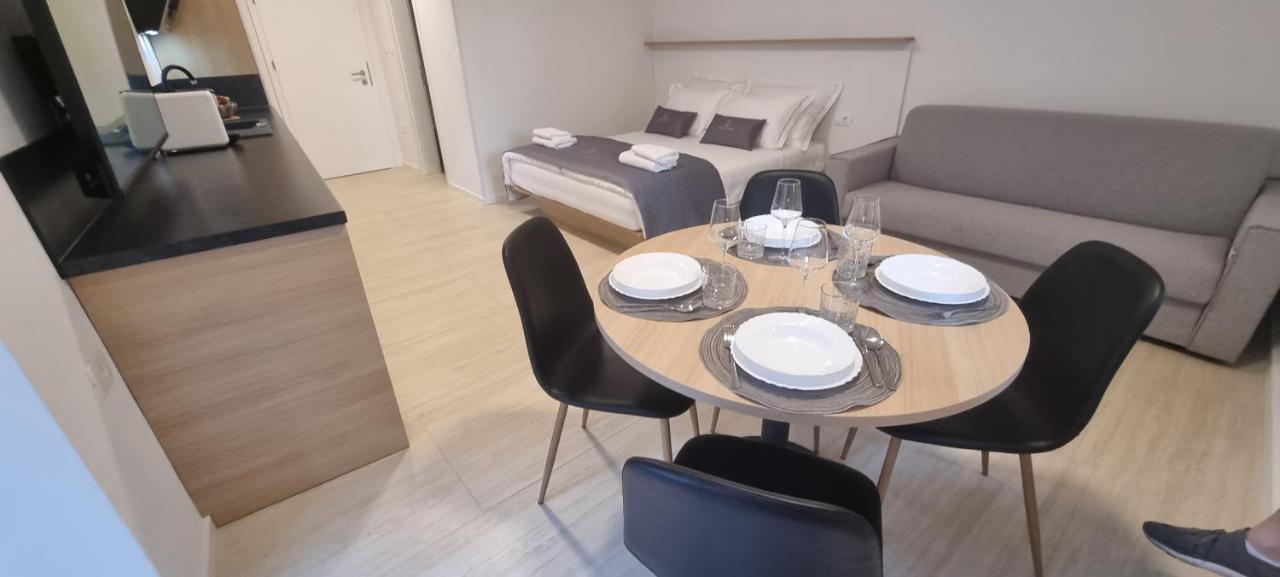 Dea Del Mar Apartment